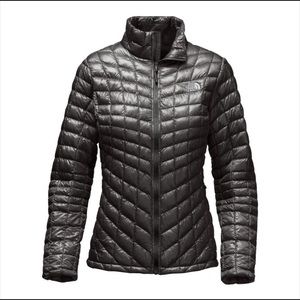 black north face puffer